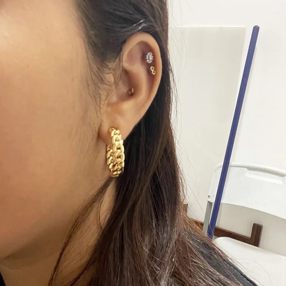 14K gold filled Gold hoop earrings - Picture 3 of 5